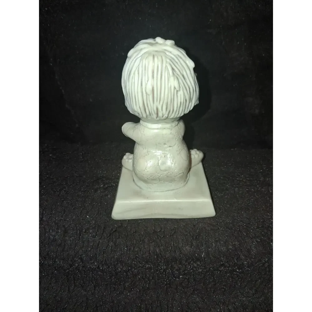 Vintage I LOVE YOU THIS MUCH IT HURTS Russ Berrie 1968 Blue Resin Figurine